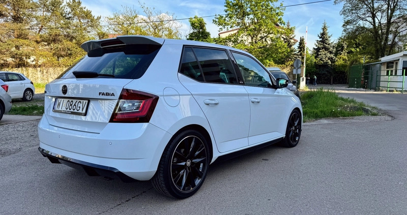 Skoda Fabia cena 52500 przebieg: 65500, rok produkcji 2017 z Warszawa małe 121